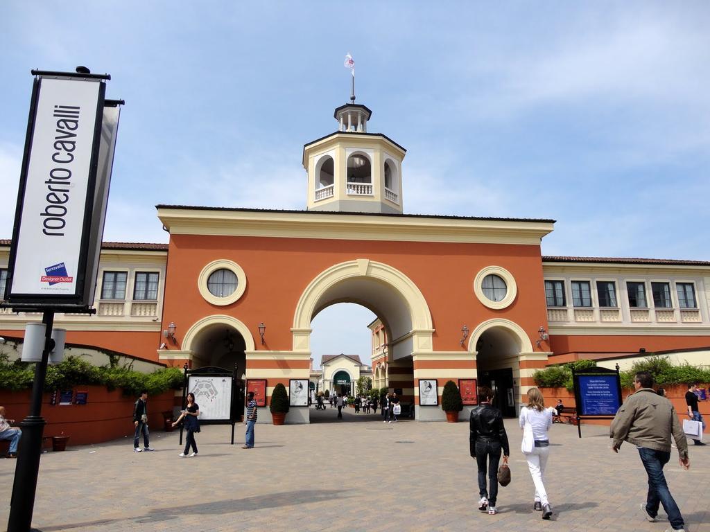 Residence Shopping Outlet Νόβι Λίγκουρε Εξωτερικό φωτογραφία